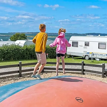 Hotel 6 Person In 3*